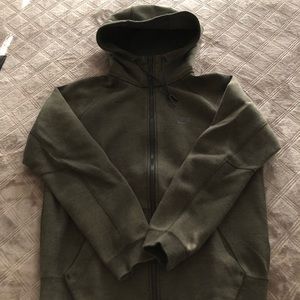 Men’s Nike Tech Fleece hoodie olive size small